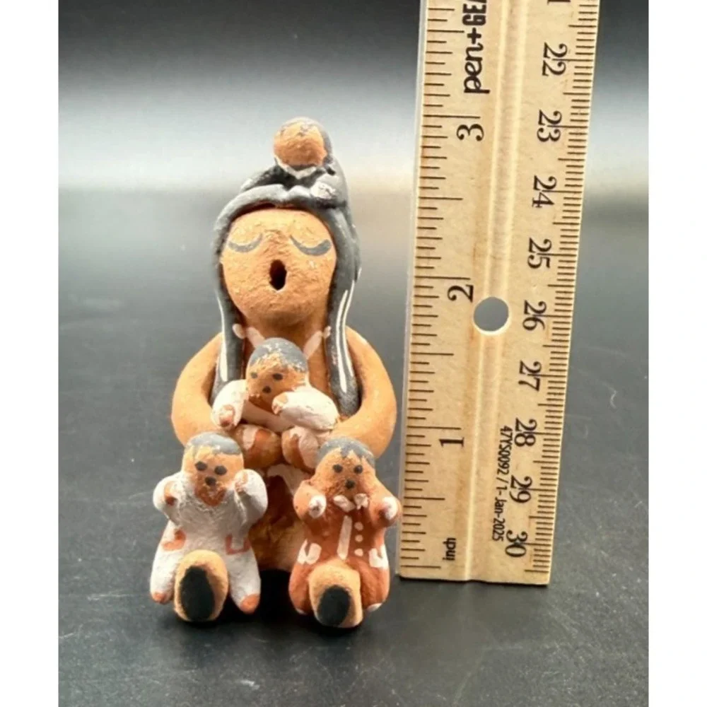 VTG Native American Jemez Taos Pueblo Storyteller W/ 4 children Juanita Martinez - Picture 10 of 10